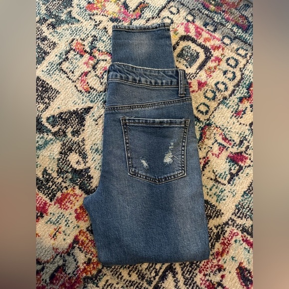 Altar’d State Distressed Jean size 26 - Picture 2 of 5